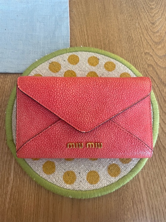 Miu Miu Coral Pink Envelope Clutch- stingray leather - Picture 2 of 9
